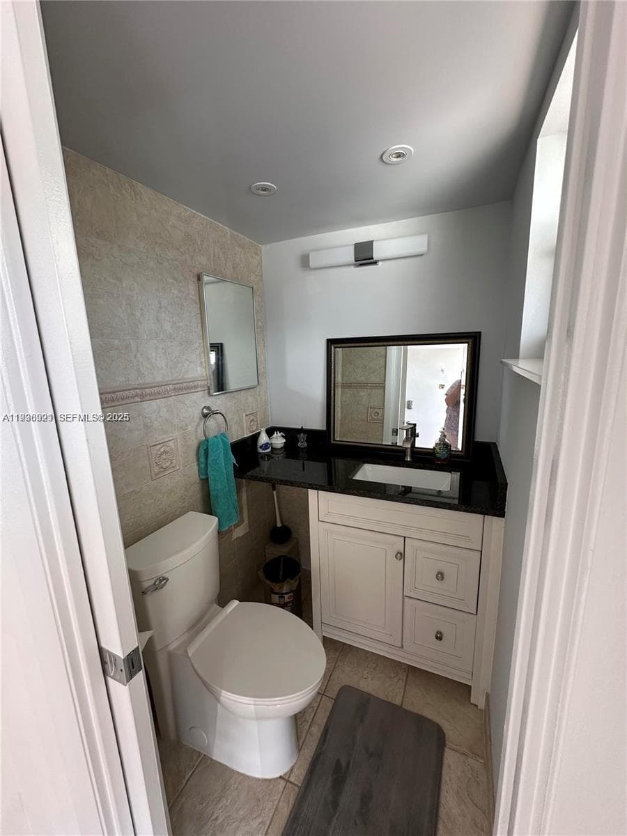 LEISURE GARDENS CONDO · #102E in Lauderdale By The Sea - Photo 8