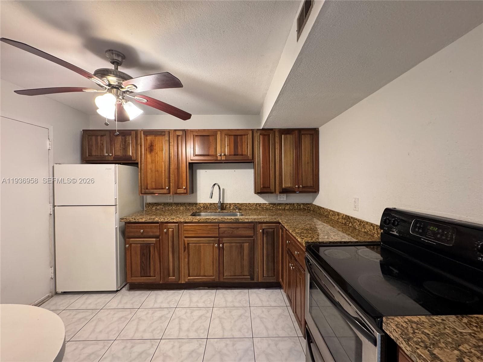 CARLTON BAY CONDO · #5P in North Miami Beach - Photo 4