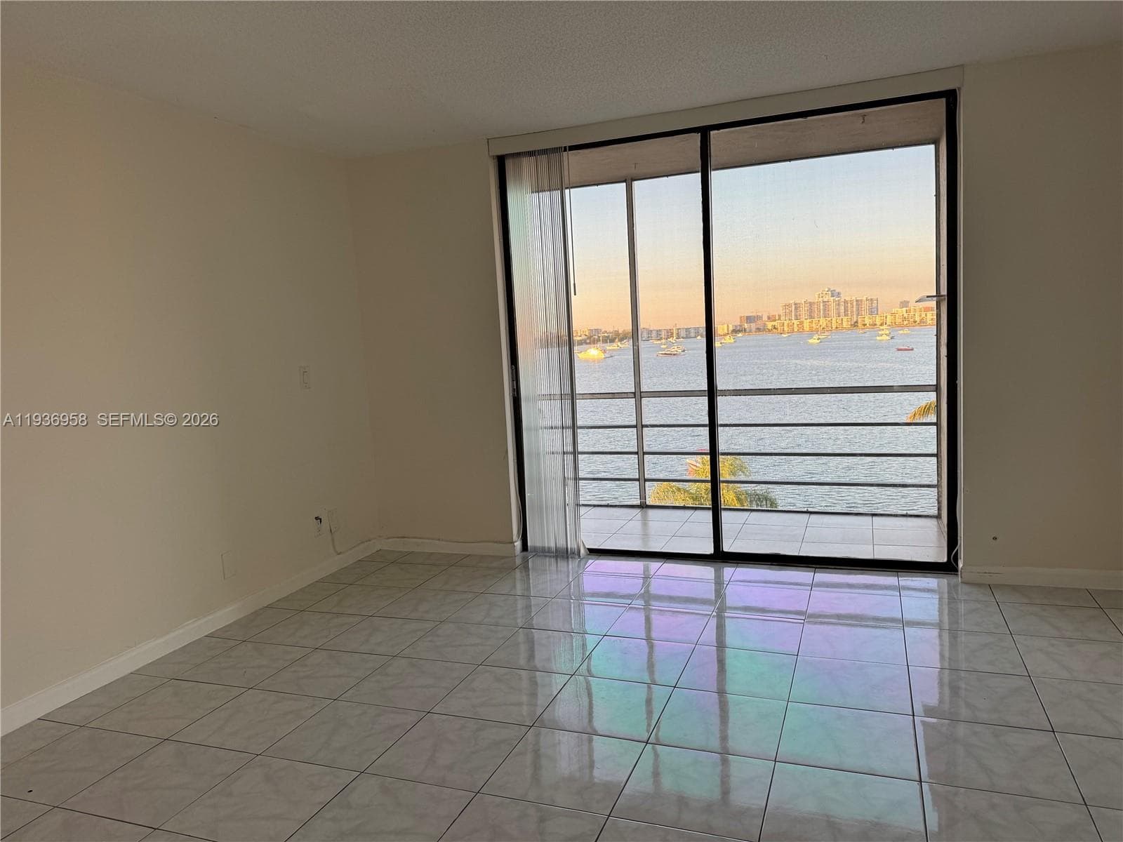 CARLTON BAY CONDO · #5P in North Miami Beach - Photo 8
