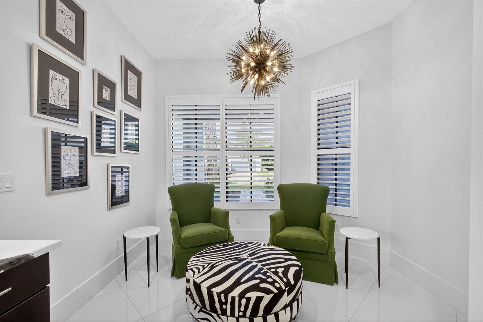 Kitchen Seating Area