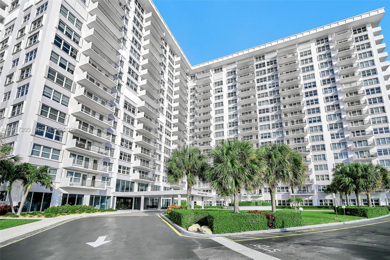 PARLIAMENT HOUSE · #103 in Pompano Beach - Photo 8