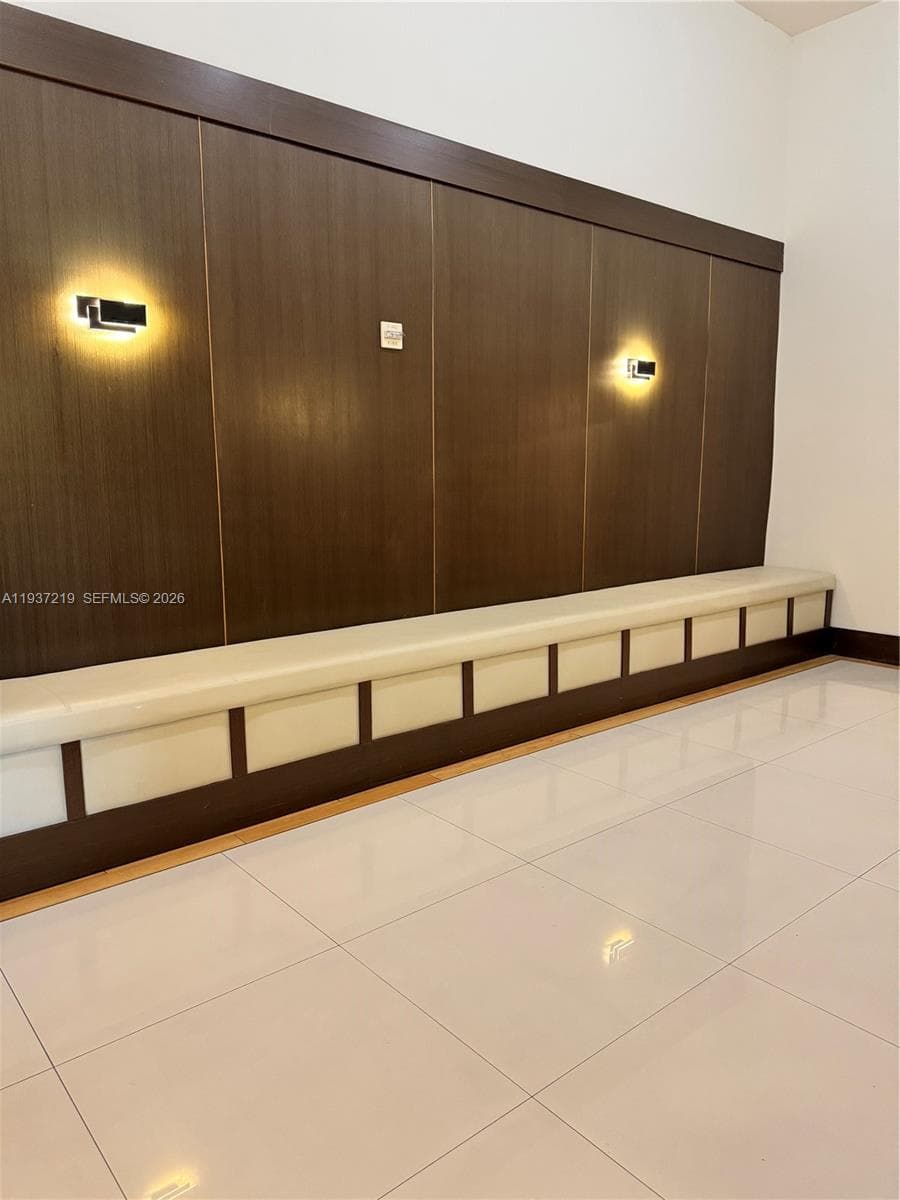 KEYSTONE PARK CONDO · #713 in Miami - Photo 6