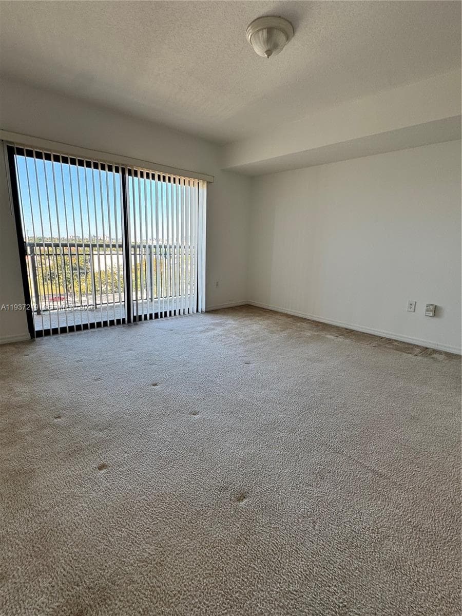 KEYSTONE PARK CONDO · #713 in Miami - Photo 13