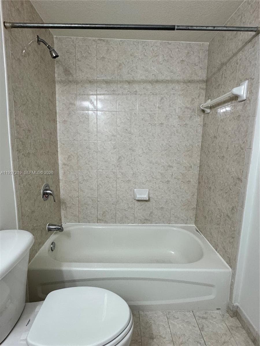 KEYSTONE PARK CONDO · #713 in Miami - Photo 26