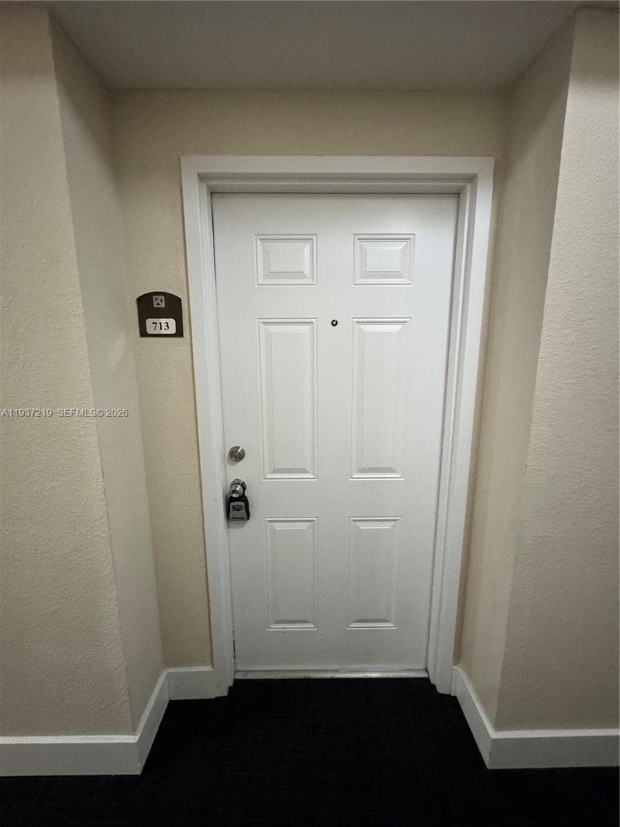 KEYSTONE PARK CONDO · #713 in Miami - Photo 10