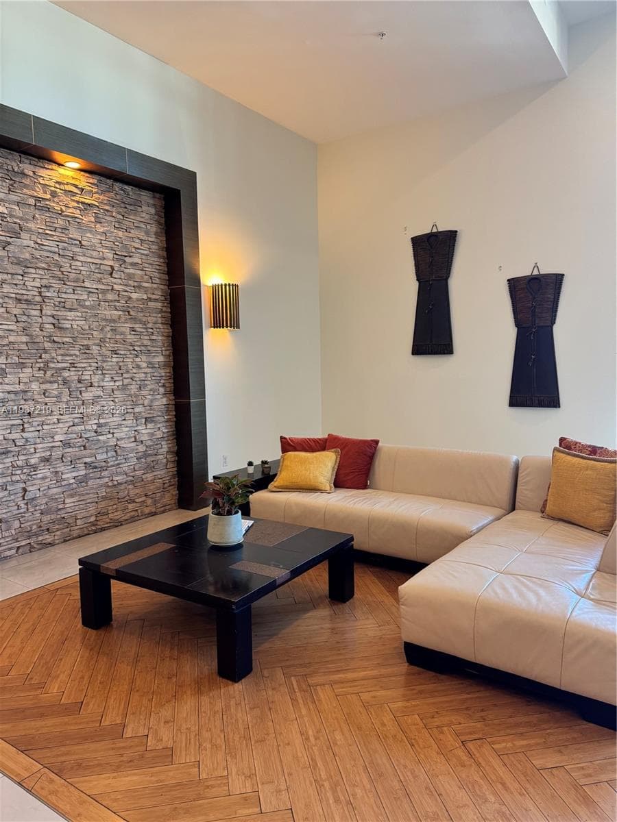 KEYSTONE PARK CONDO · #713 in Miami - Photo 4