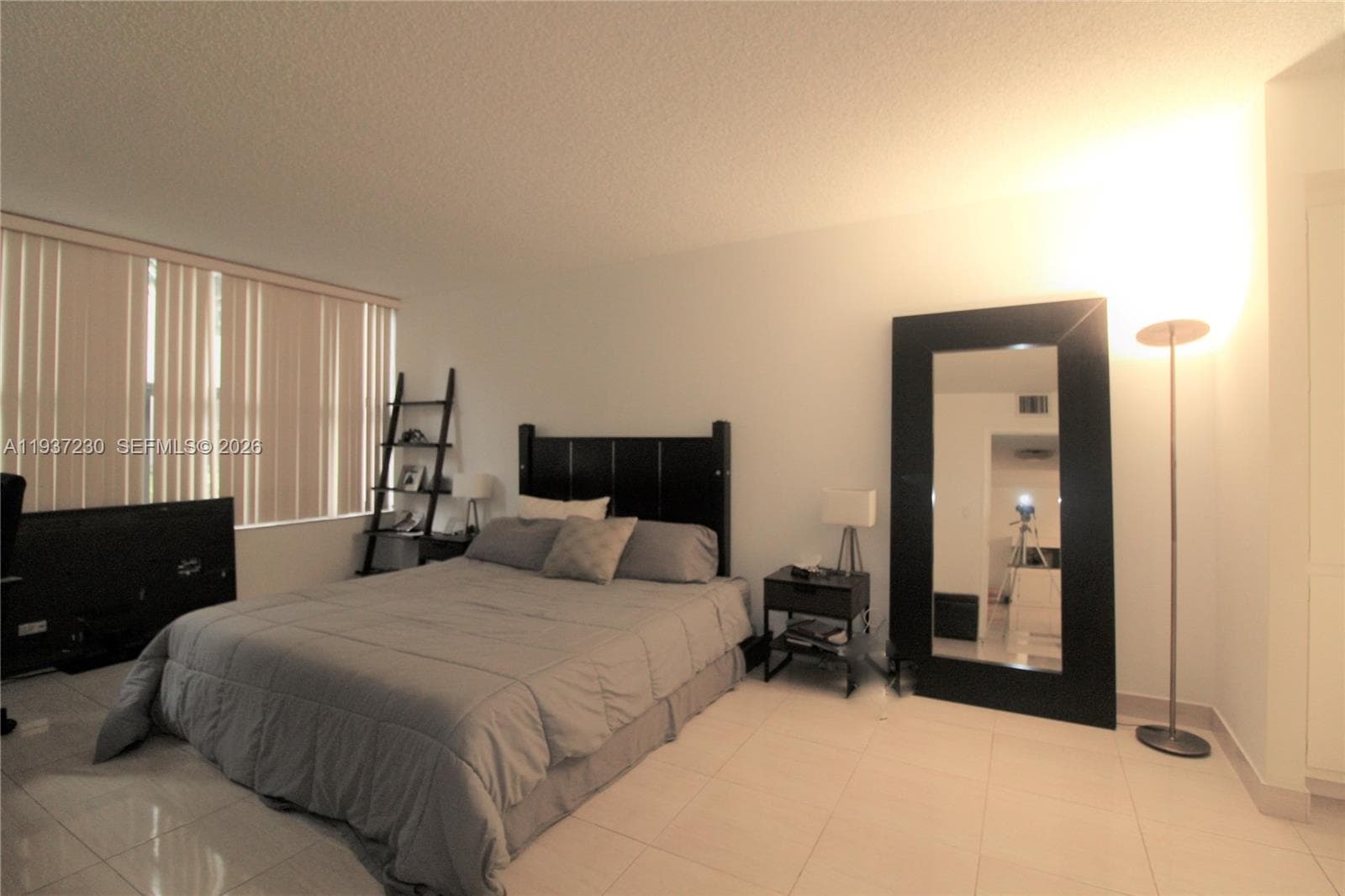 OLYMPUS CONDO · #315 in Hallandale Beach - Photo 9