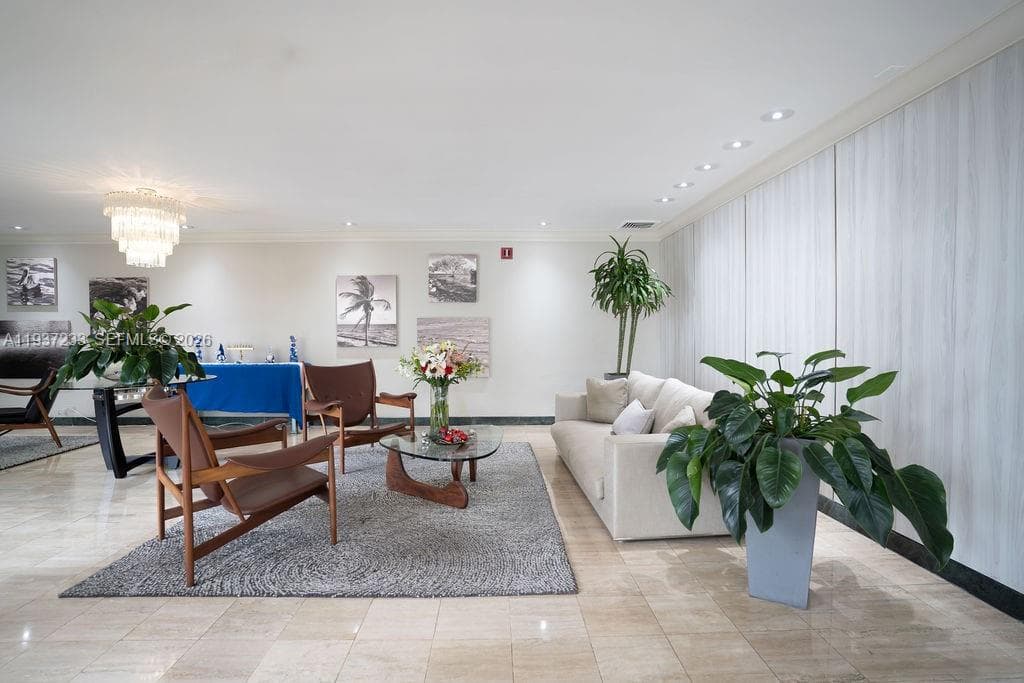 BRICKELL BAY TOWER CONDO · #706 in Miami - Photo 17