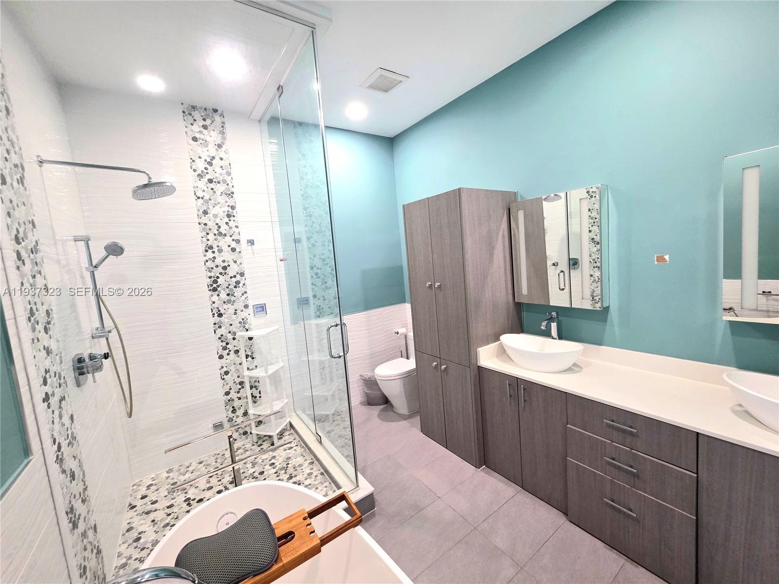 POINCIANA IS YT & RCQ CLU · #802 in Sunny Isles Beach - Photo 32