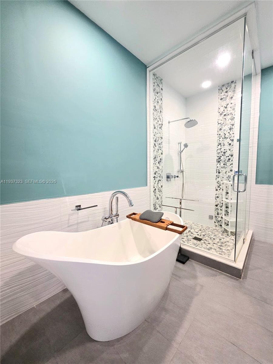 POINCIANA IS YT & RCQ CLU · #802 in Sunny Isles Beach - Photo 33