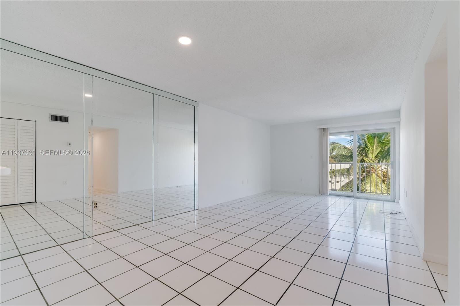 PARADISE PLAZA CONDO · #404 in Miami Beach - Photo 5