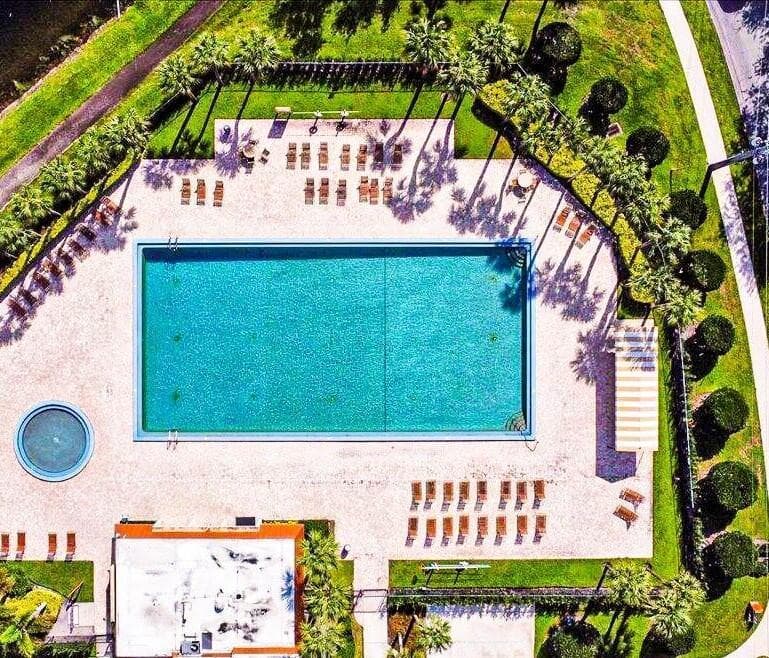 VILL POOL