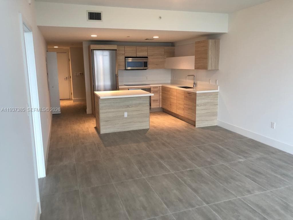THE HARBOUR NORTH CONDO · #1005 in North Miami Beach - Photo 2