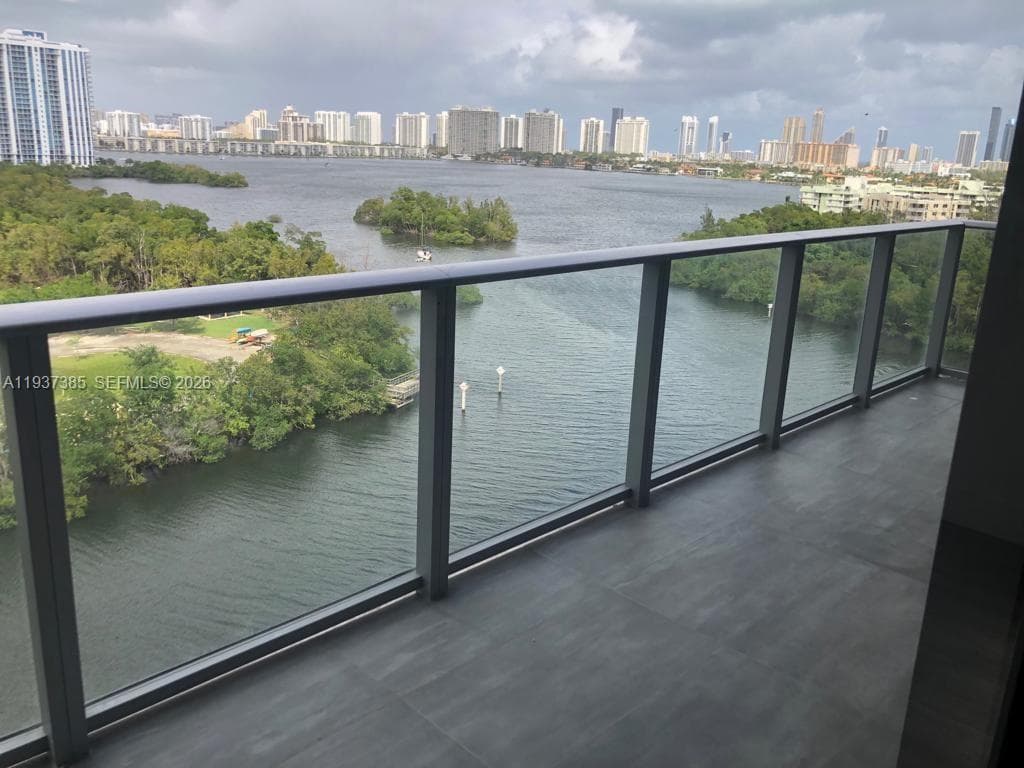 THE HARBOUR NORTH CONDO · #1005 in North Miami Beach - Photo 42