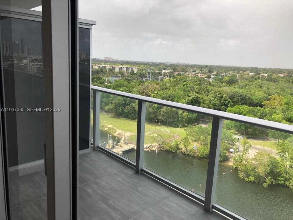 THE HARBOUR NORTH CONDO · #1005 in North Miami Beach - Photo 43