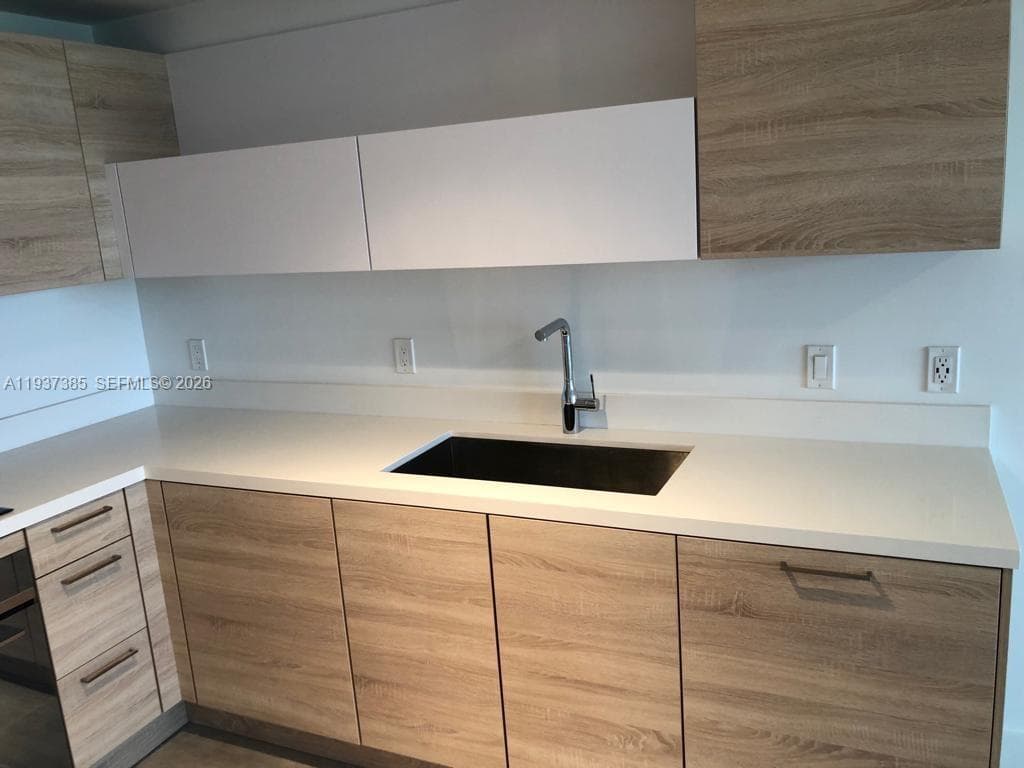 THE HARBOUR NORTH CONDO · #1005 in North Miami Beach - Photo 7