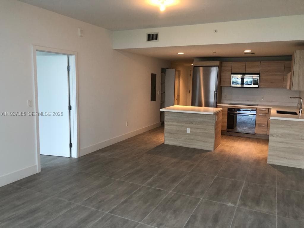 THE HARBOUR NORTH CONDO · #1005 in North Miami Beach - Photo 5