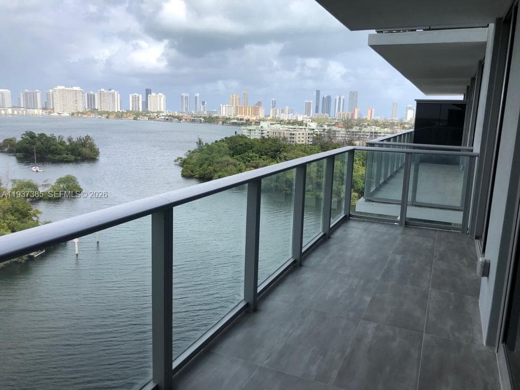 THE HARBOUR NORTH CONDO · #1005 in North Miami Beach - Photo 45