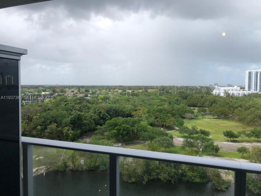 THE HARBOUR NORTH CONDO · #1005 in North Miami Beach - Photo 40