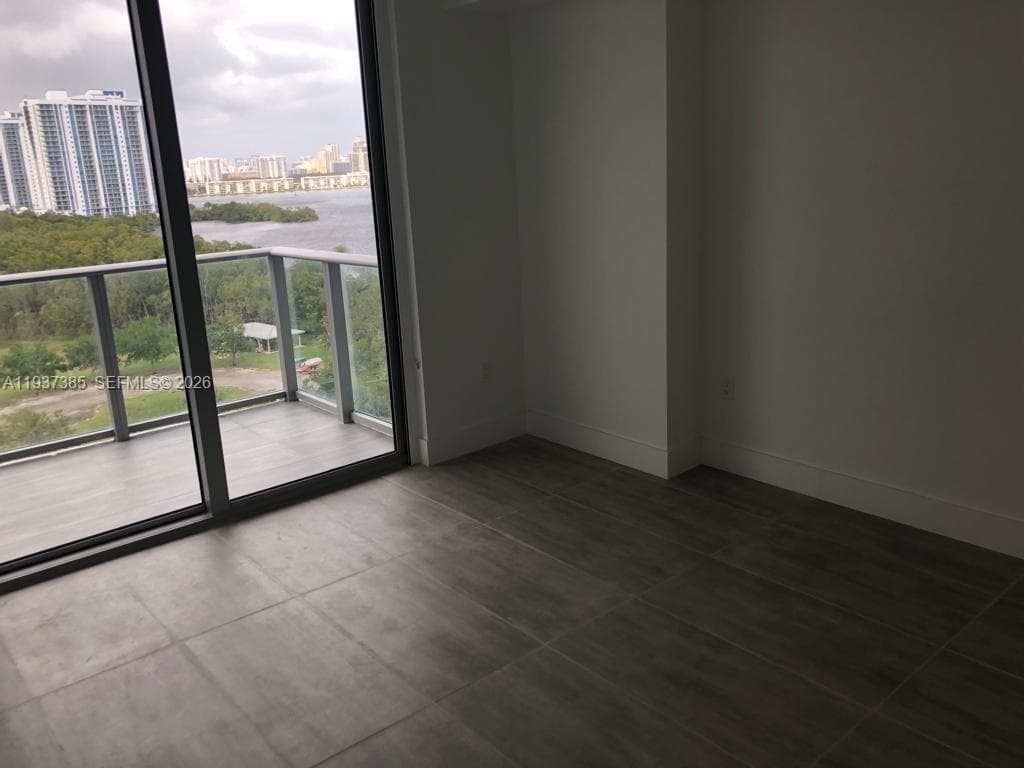 THE HARBOUR NORTH CONDO · #1005 in North Miami Beach - Photo 29