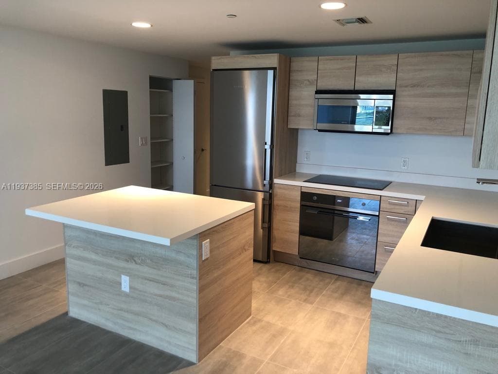THE HARBOUR NORTH CONDO · #1005 in North Miami Beach - Photo 4