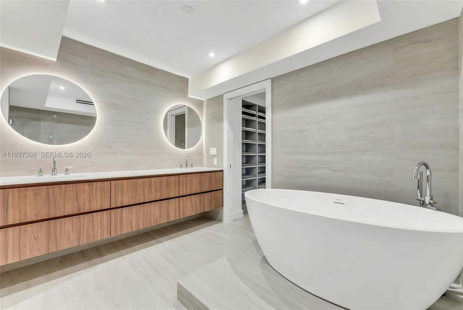 TURNBERRY TOWERS · #4K in Aventura - Photo 13