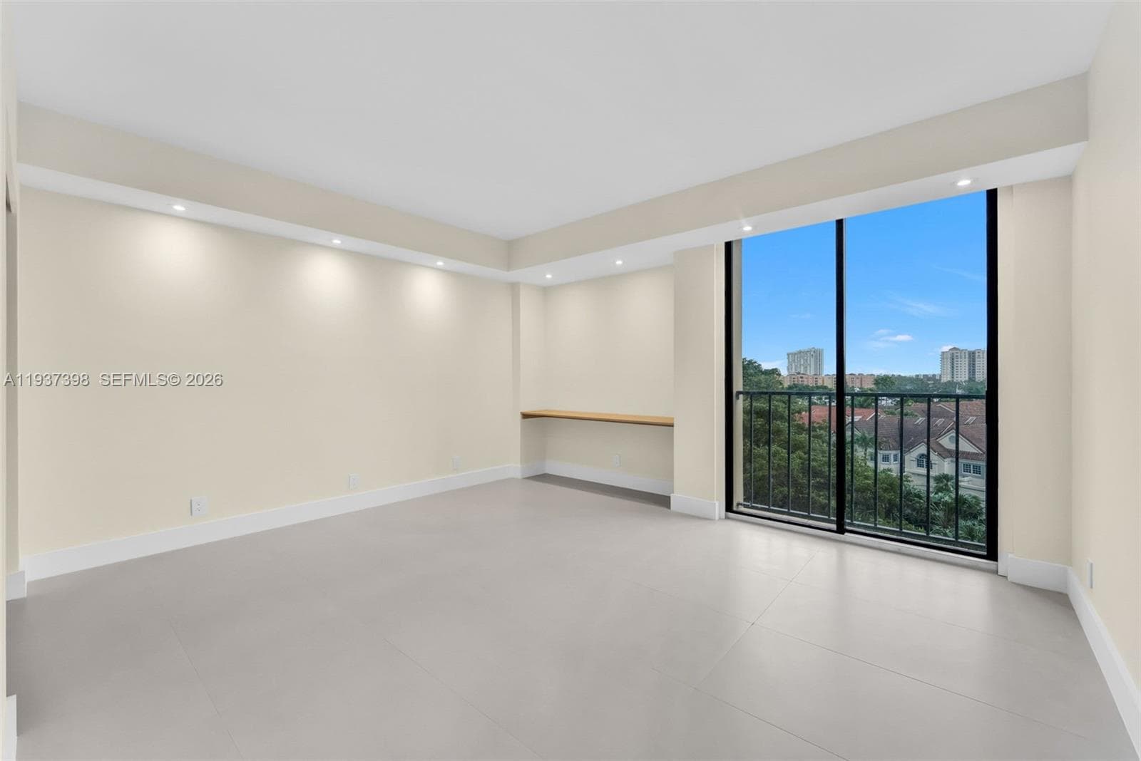TURNBERRY TOWERS · #4K in Aventura - Photo 18
