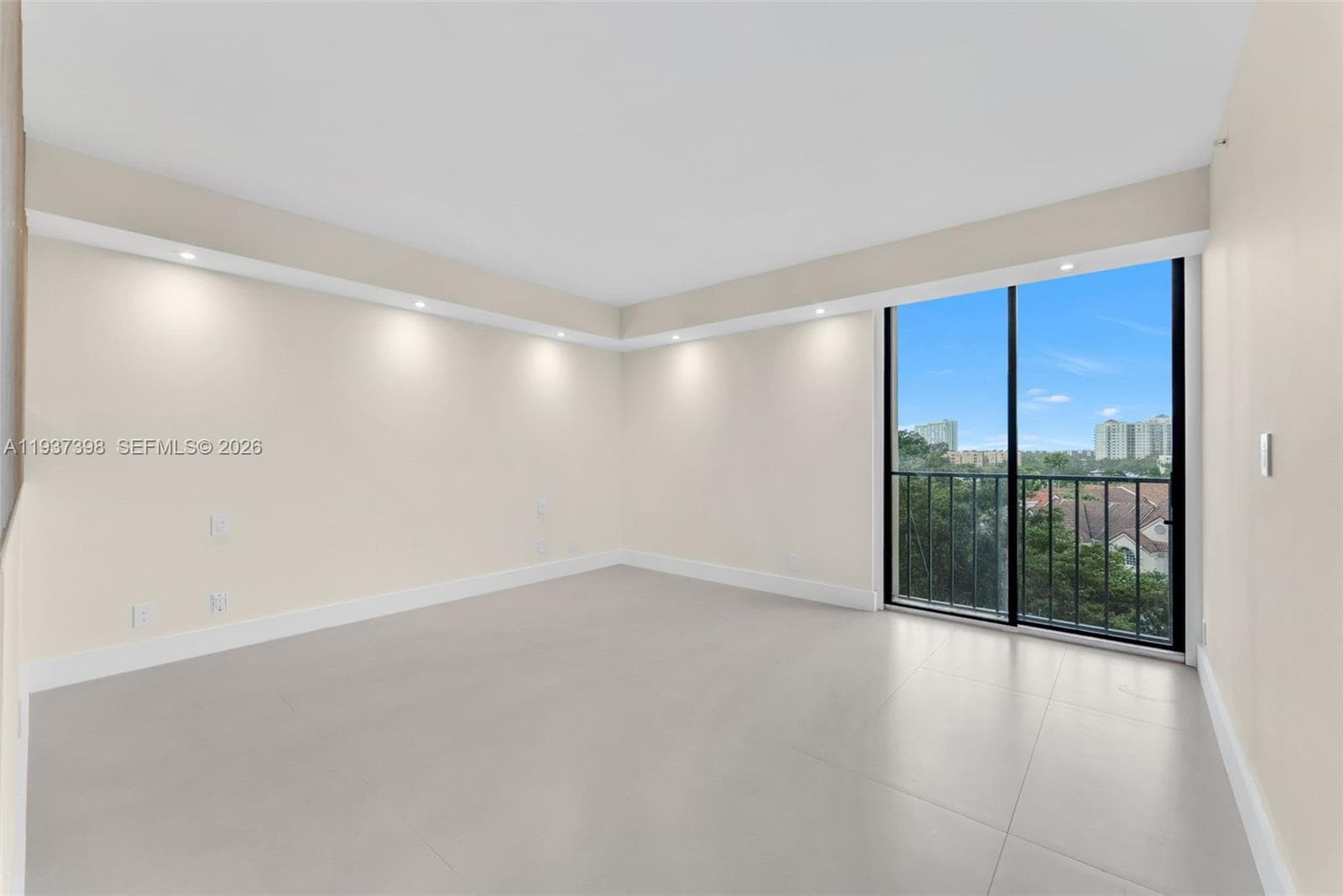 TURNBERRY TOWERS · #4K in Aventura - Photo 15