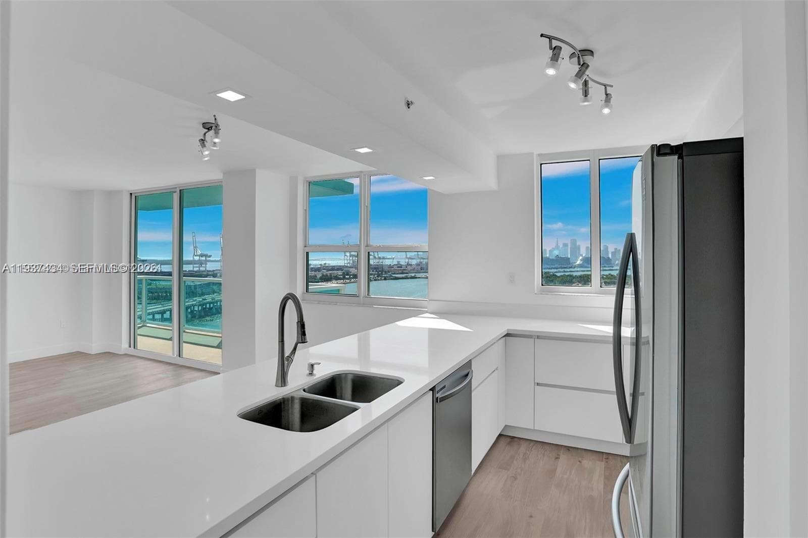 THE FLORIDIAN CONDO · #2001 in Miami Beach - Photo 12