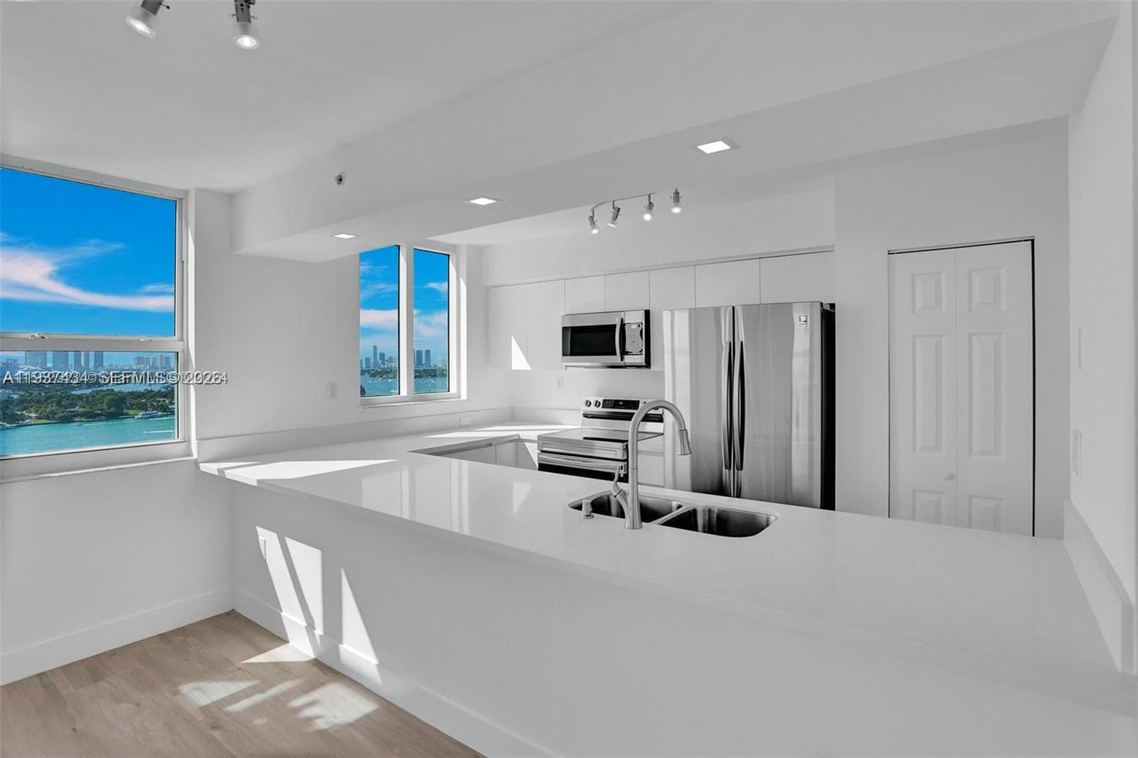 THE FLORIDIAN CONDO · #2001 in Miami Beach - Photo 11