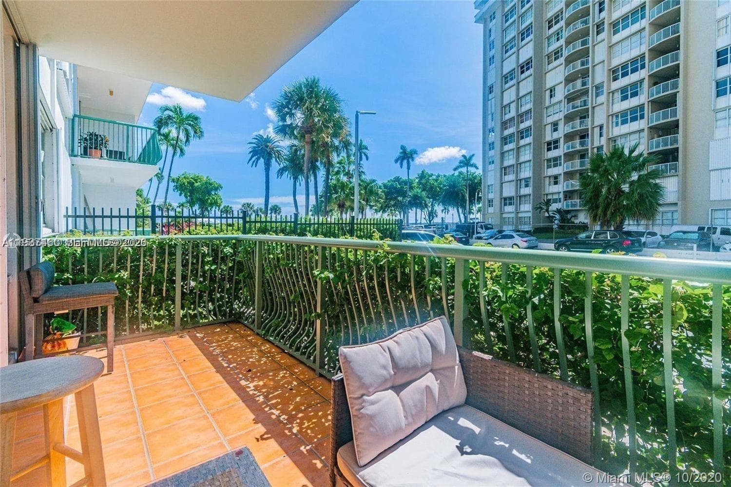 BRICKELL BAY TOWER CONDO · #105 in Miami - Photo 4