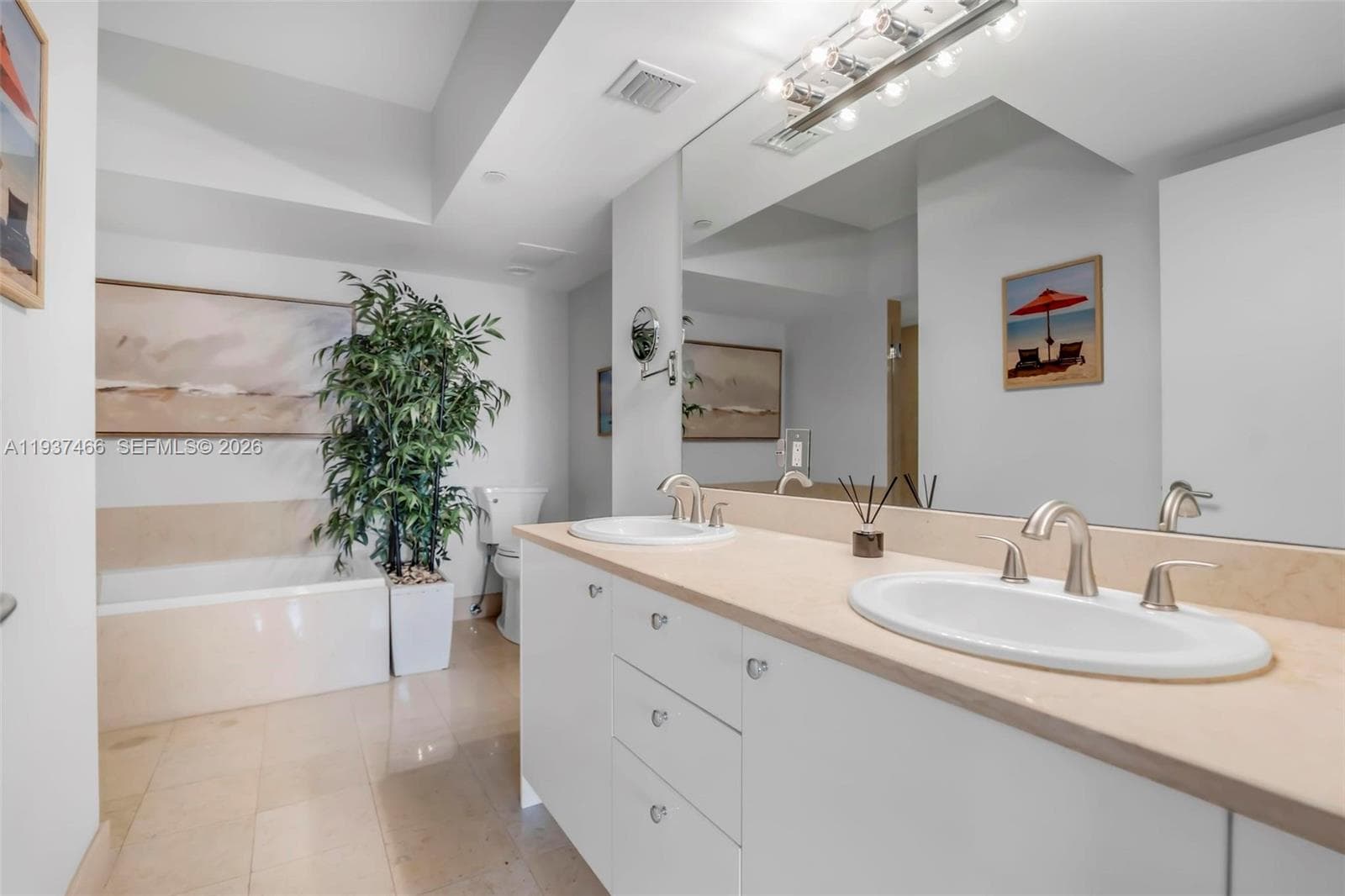 Turnberry Village · #1209 in Sunny Isles Beach - Photo 6