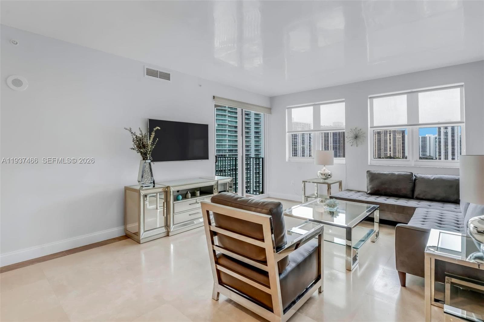 Turnberry Village · #1209 in Sunny Isles Beach - Photo 12