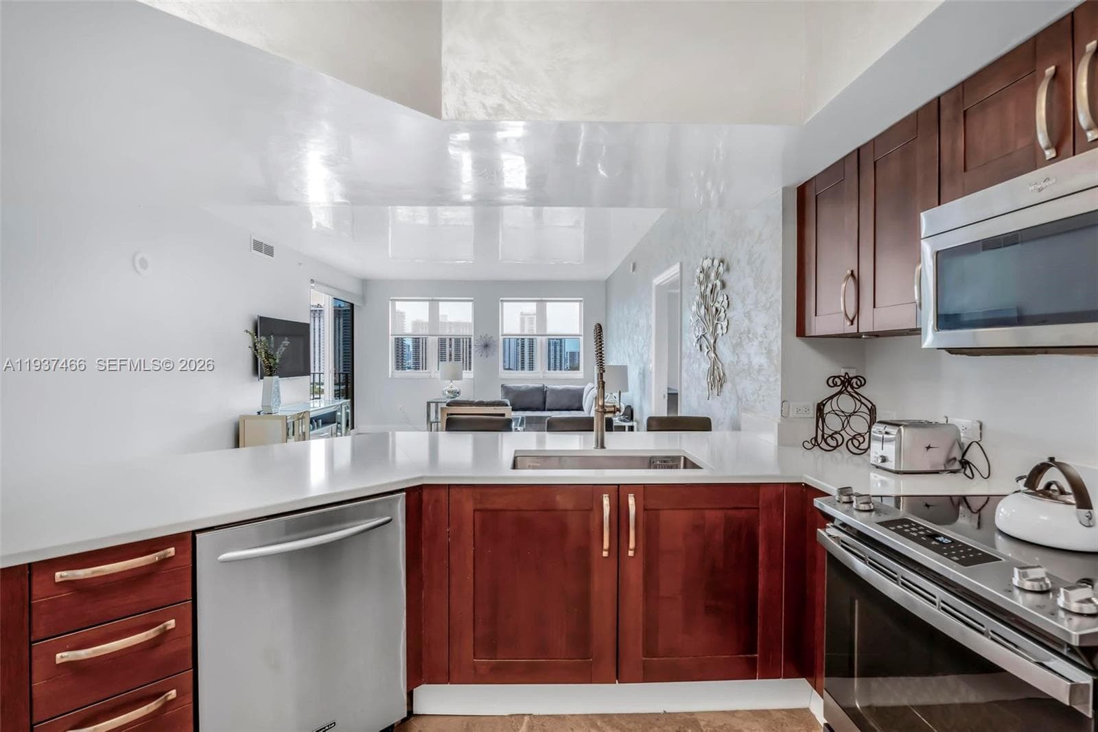 Turnberry Village · #1209 in Sunny Isles Beach - Photo 26