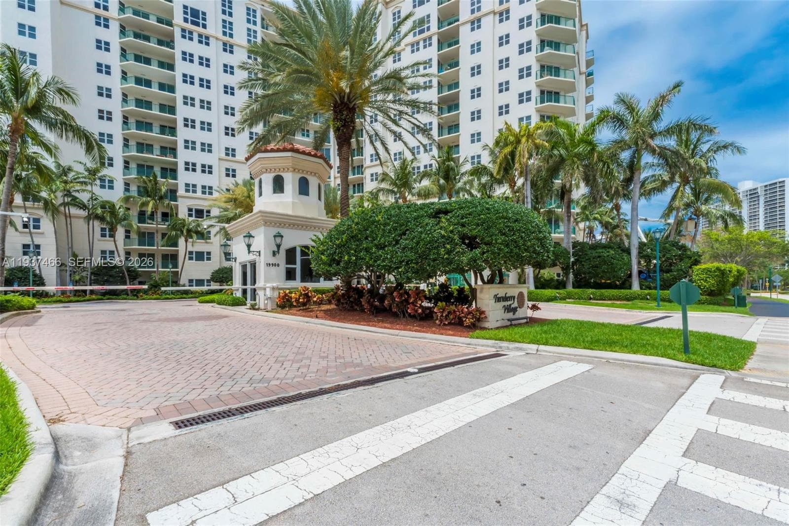 Turnberry Village · #1209 in Sunny Isles Beach - Photo 36