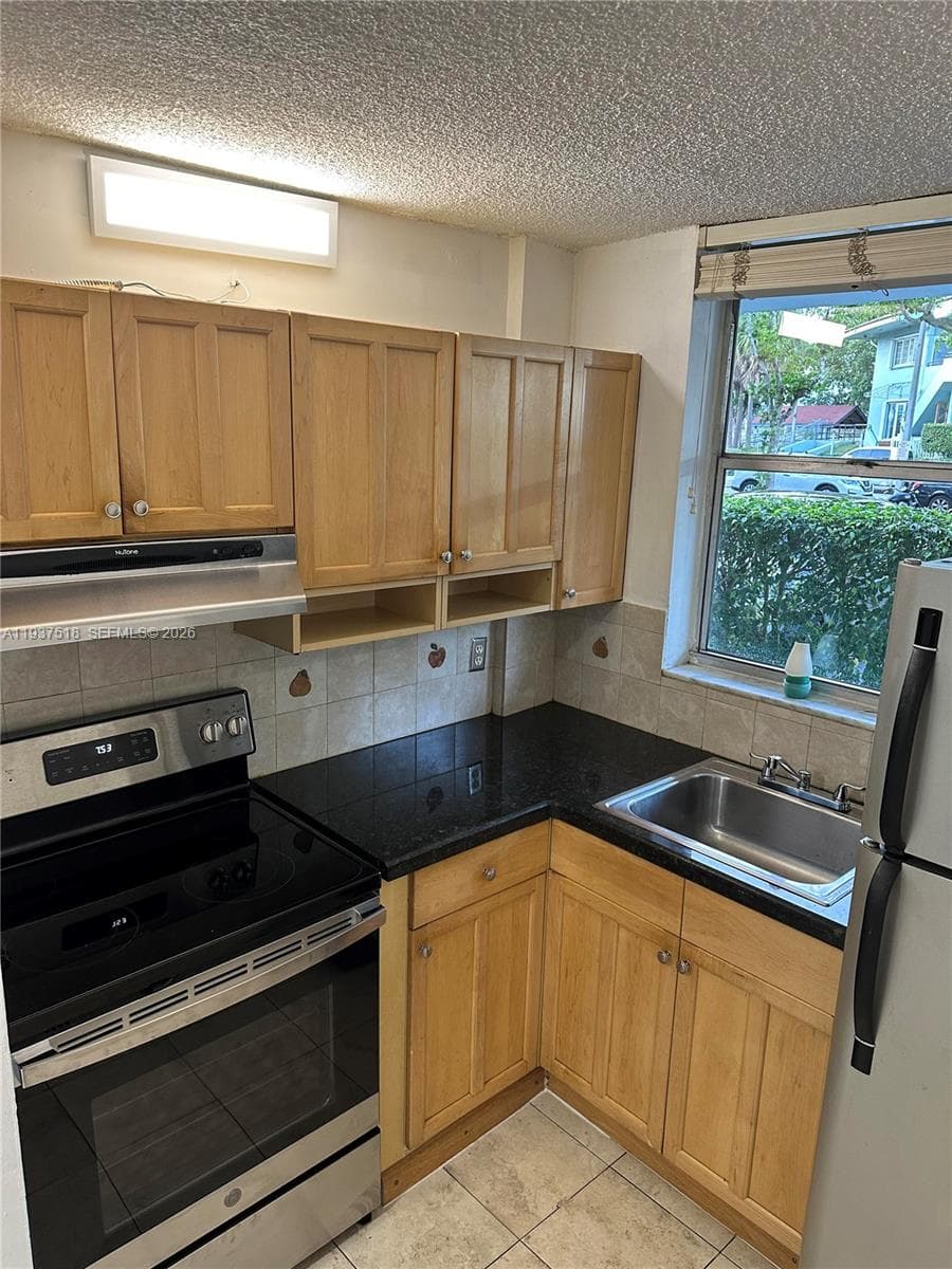 North Bay Villas Condo · #102 in North Bay Village - Photo 3