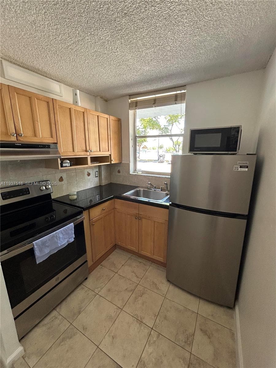North Bay Villas Condo · #102 in North Bay Village - Photo 40