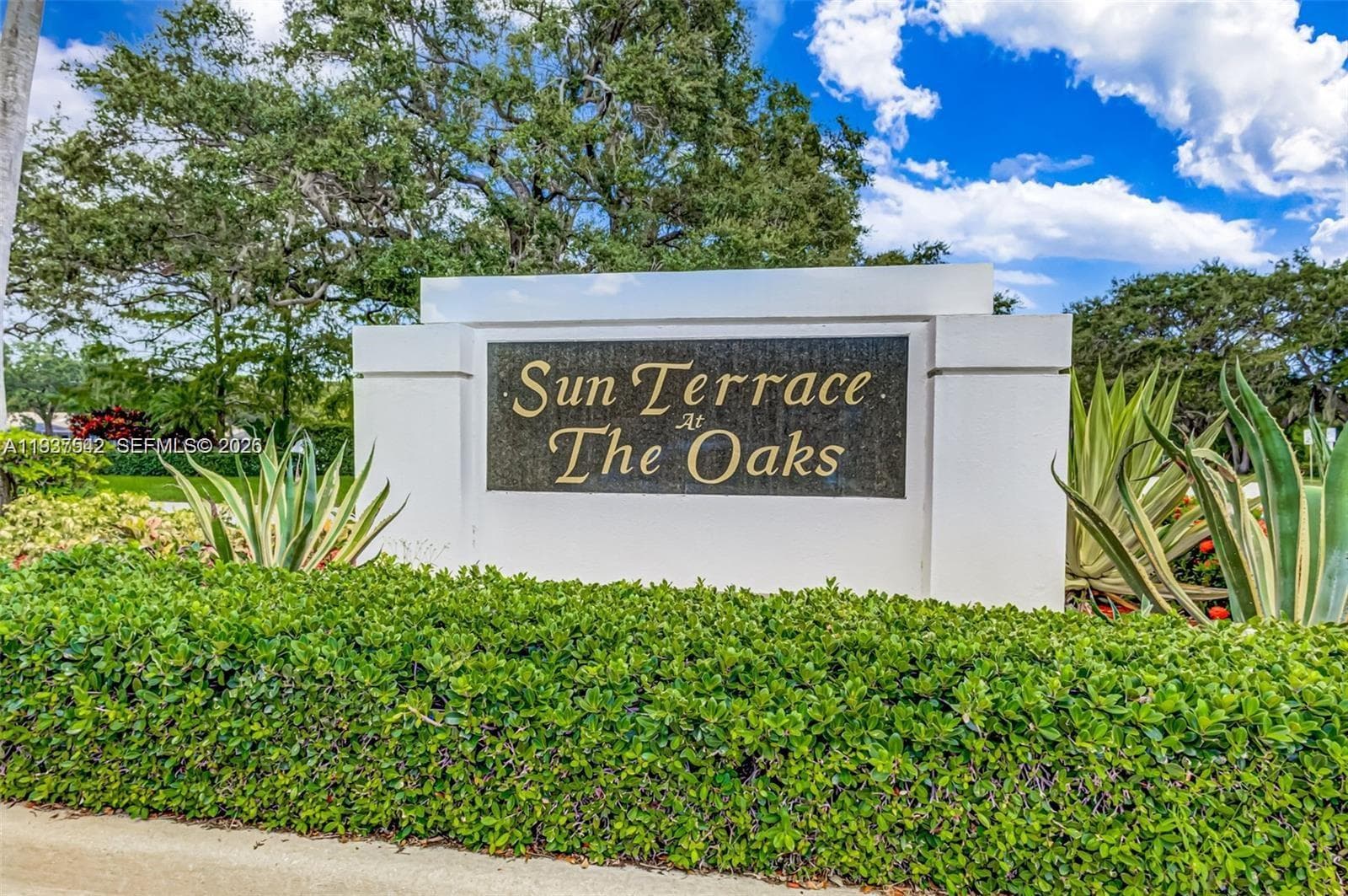 7102 Geminata Oak Ct #7102 photo 2