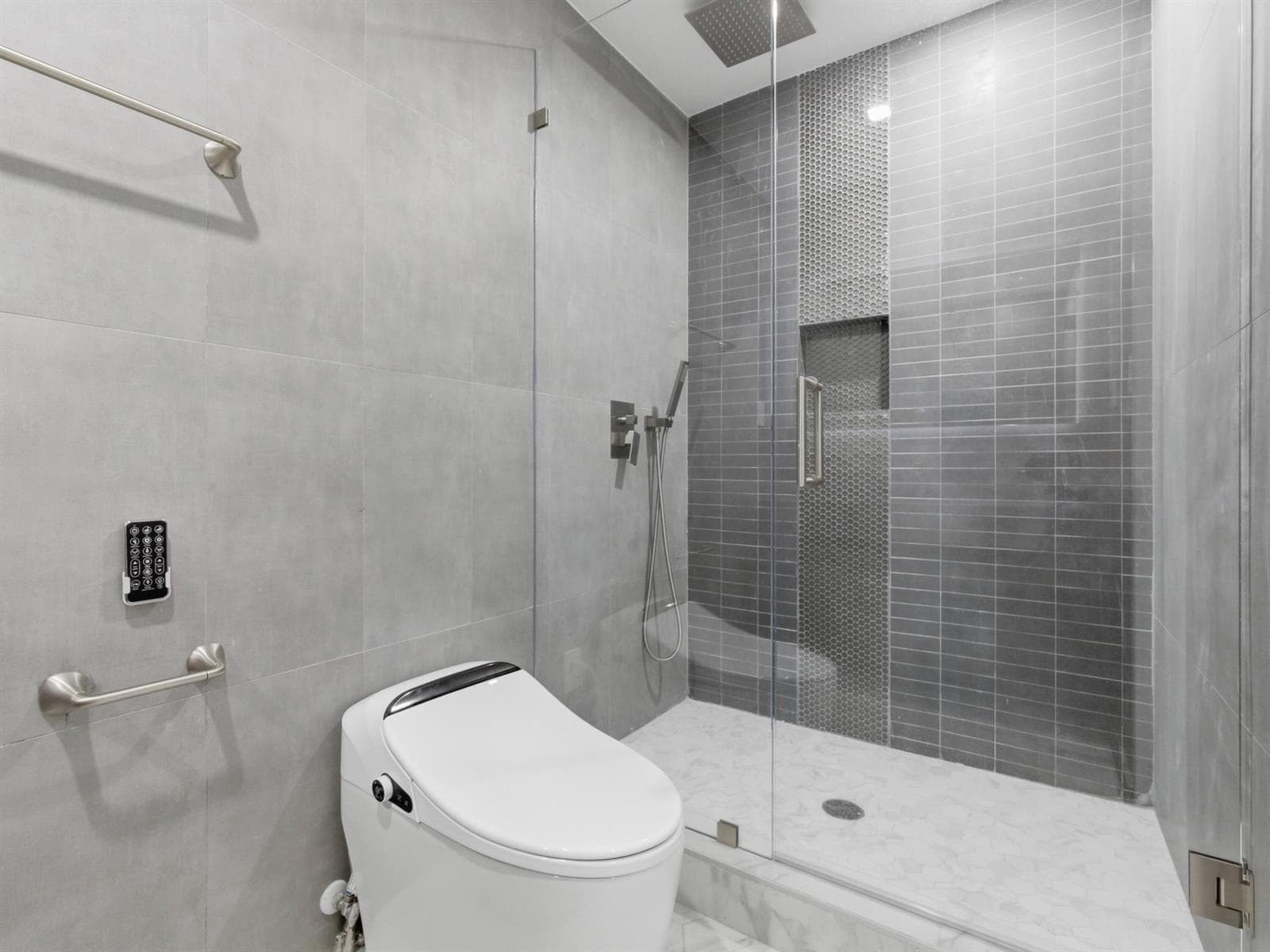 Home Theatre Bathroom 2