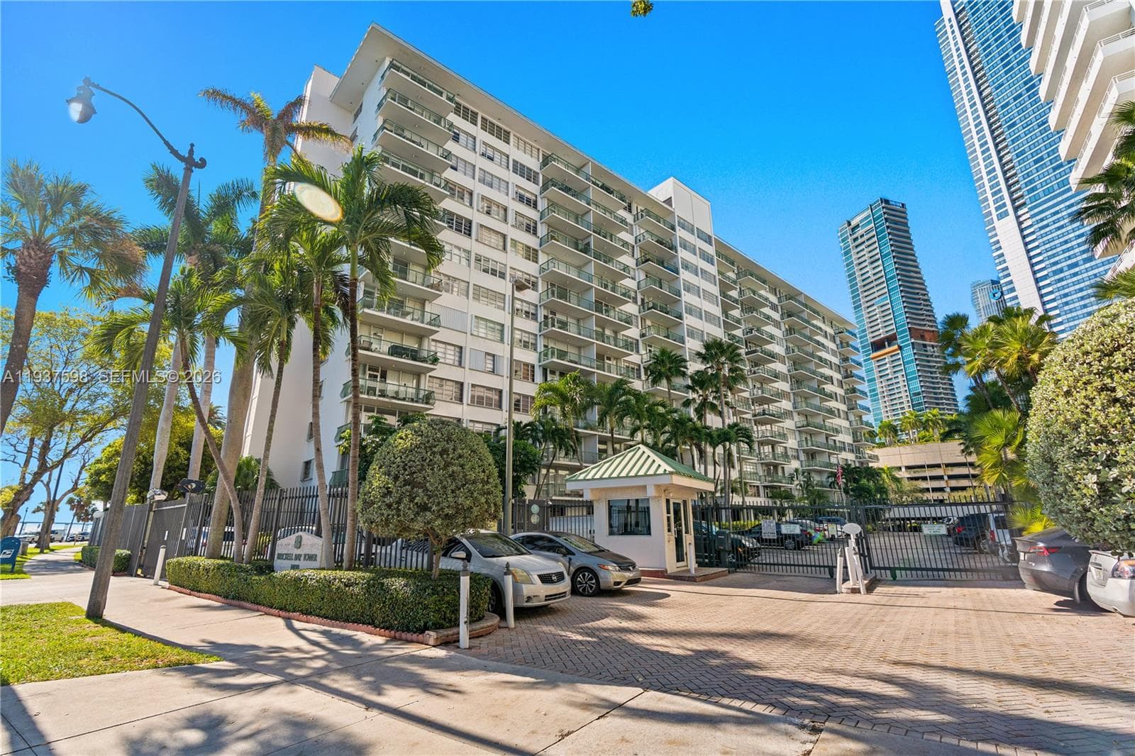 BRICKELL BAY TOWER CONDO · #1114 in Miami - Photo 27