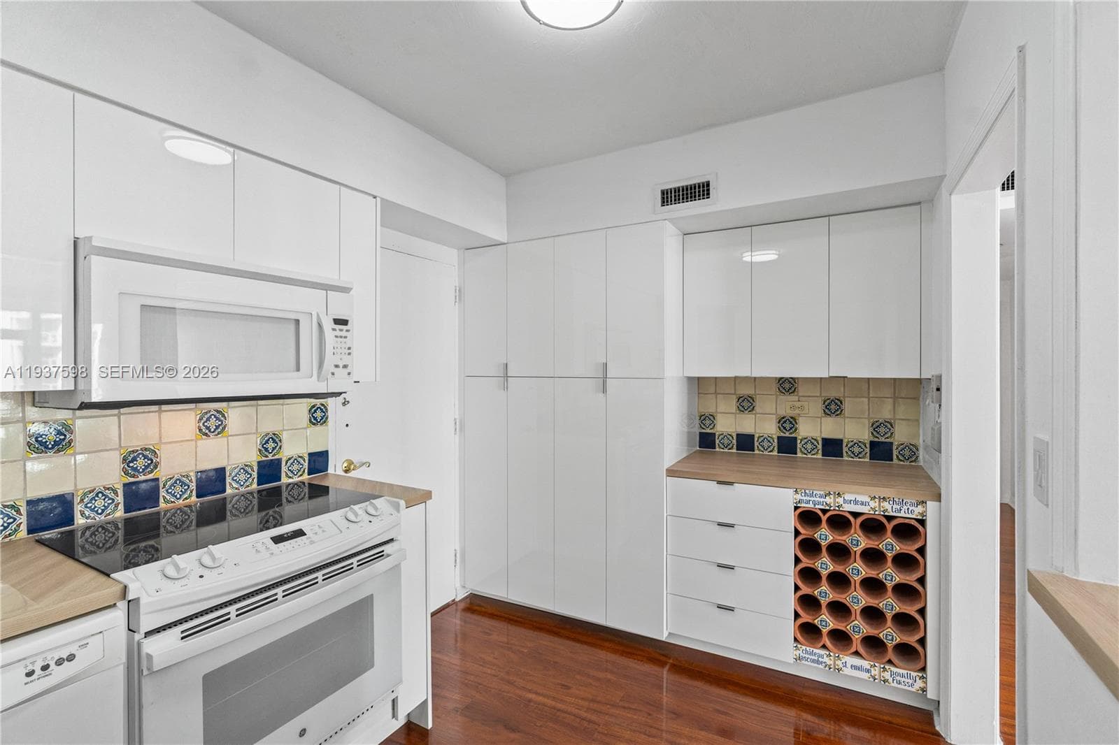 BRICKELL BAY TOWER CONDO · #1114 in Miami - Photo 13