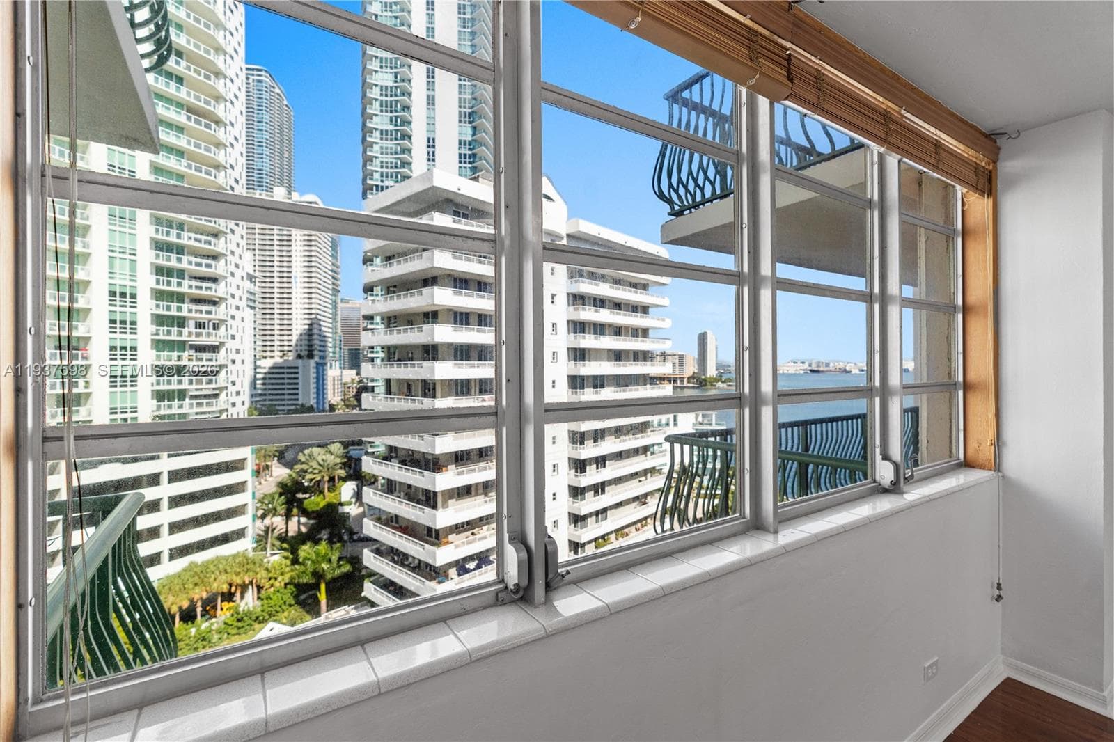 BRICKELL BAY TOWER CONDO · #1114 in Miami - Photo 17
