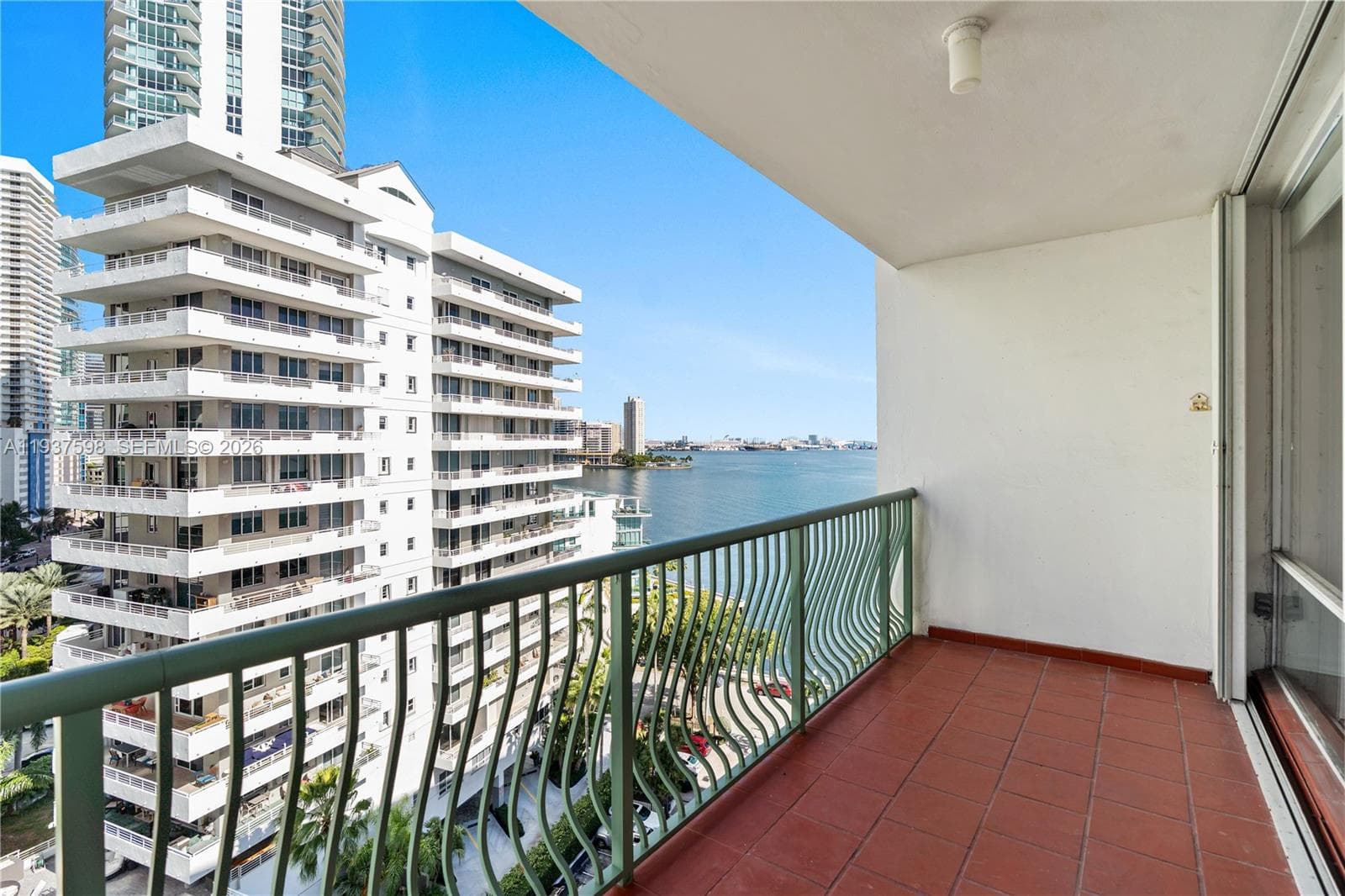 BRICKELL BAY TOWER CONDO · #1114 in Miami - Photo 3