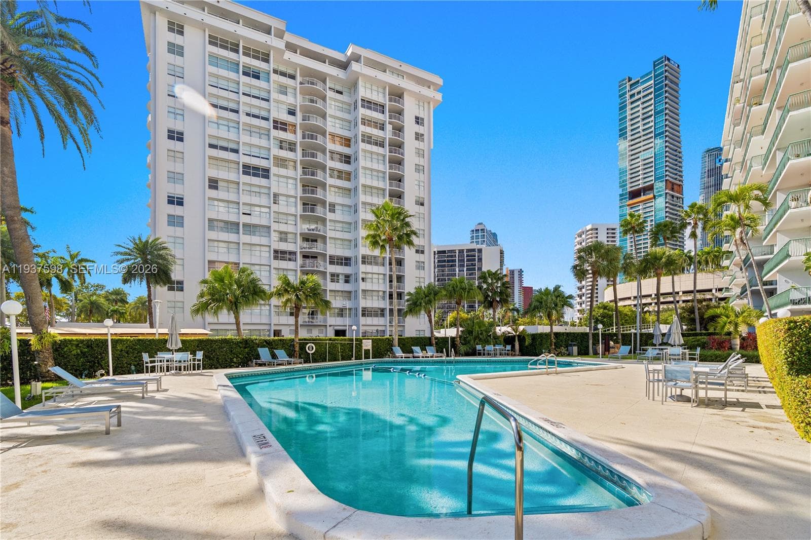 BRICKELL BAY TOWER CONDO · #1114 in Miami - Photo 20