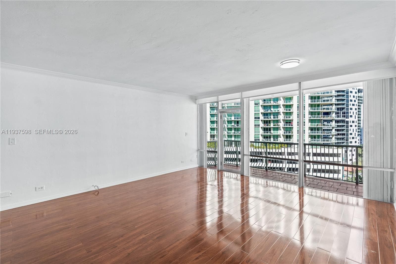 BRICKELL BAY TOWER CONDO · #1114 in Miami - Photo 9