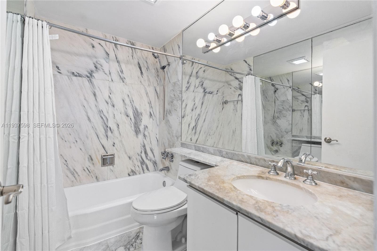 BRICKELL BAY TOWER CONDO · #1114 in Miami - Photo 14