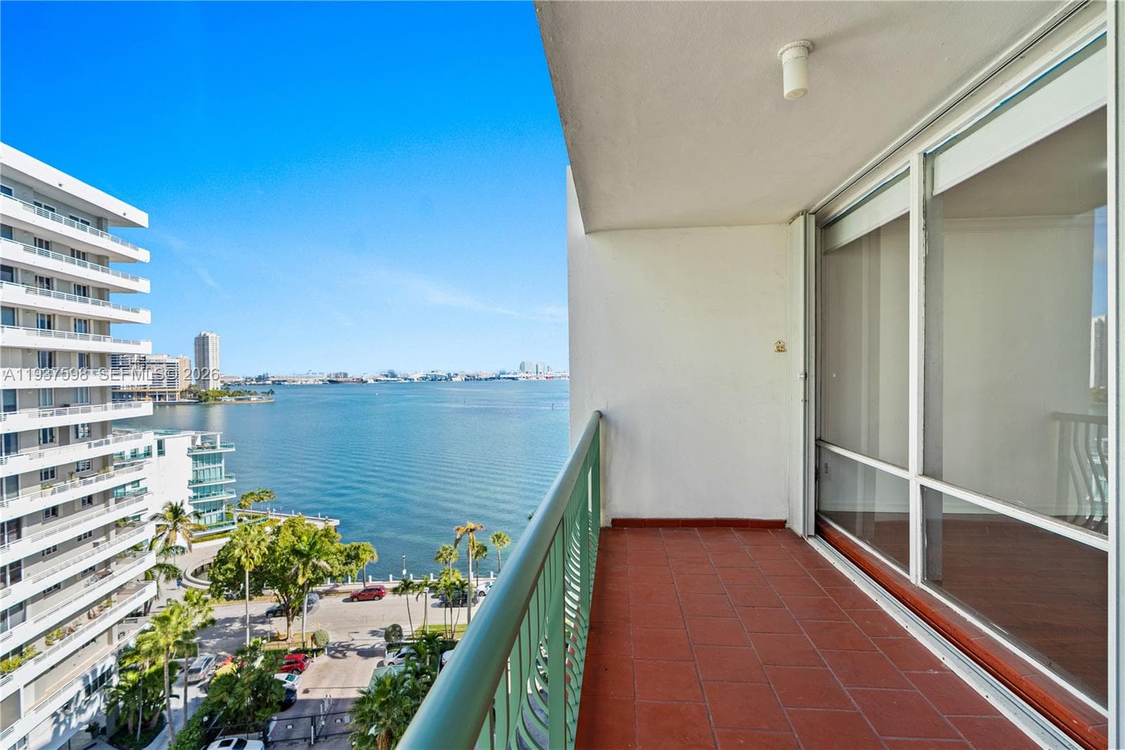 BRICKELL BAY TOWER CONDO · #1114 in Miami - Photo 4