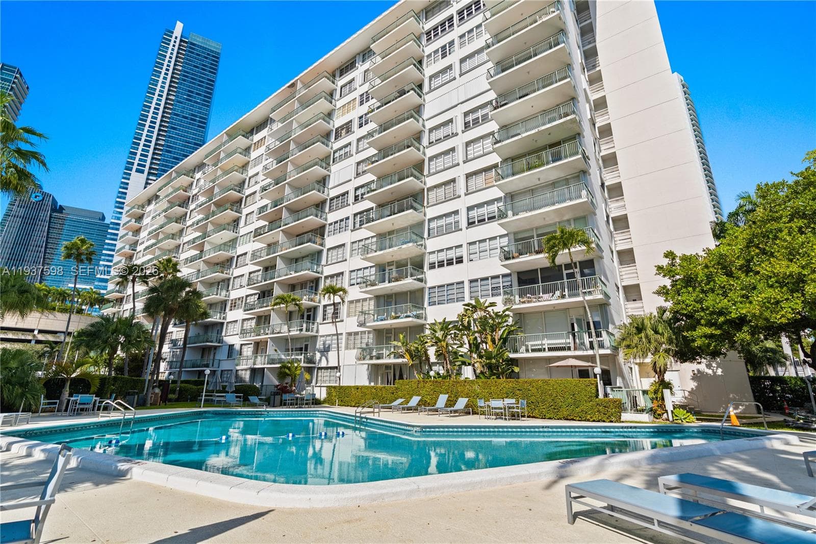 BRICKELL BAY TOWER CONDO · #1114 in Miami - Photo 21