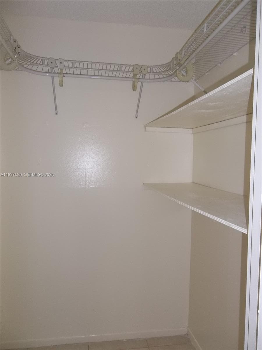 DE SOTO PARK · #305 in Hallandale Beach - Photo 8