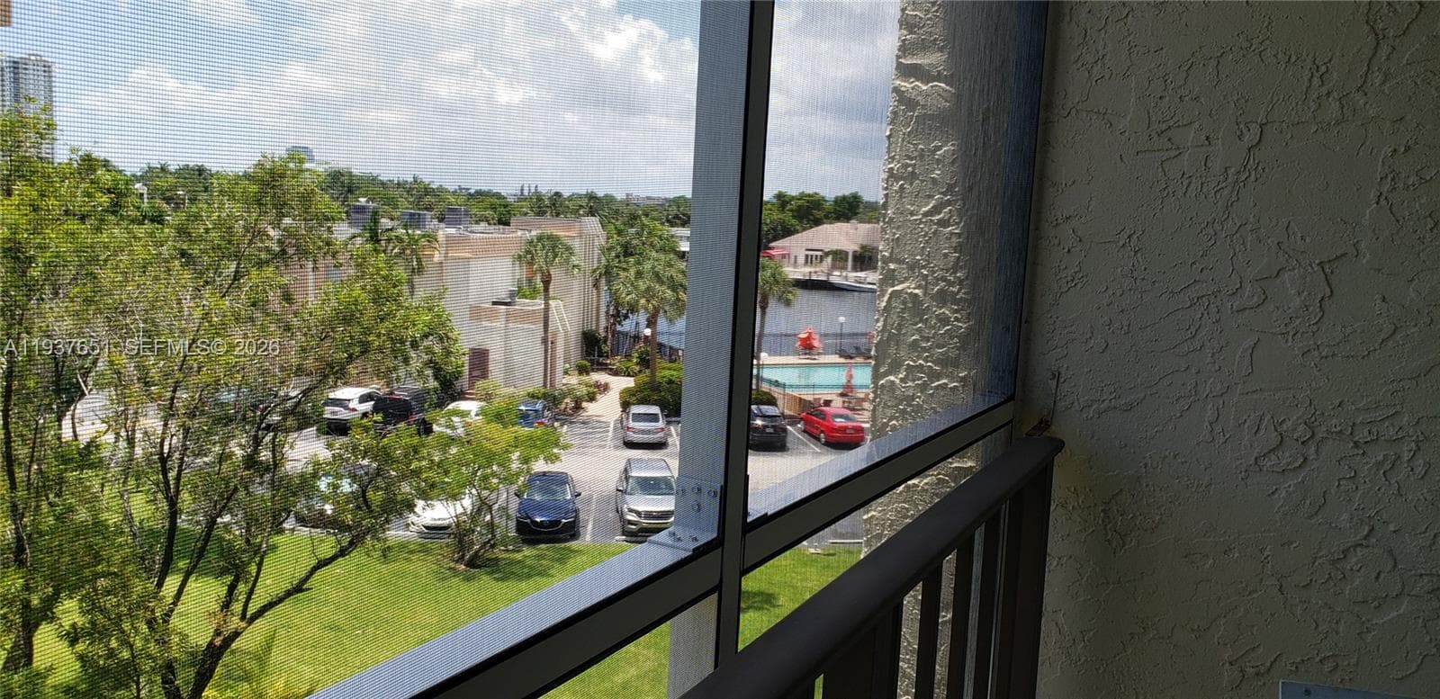DE SOTO PARK SOUTH · #406 in Hallandale Beach - Photo 15